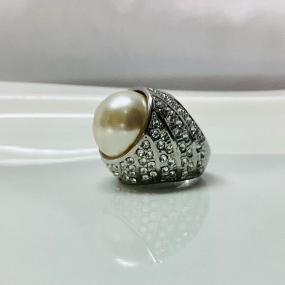 Faux Pearl and Crystals Large Statement Ring - Picture 2 of 7